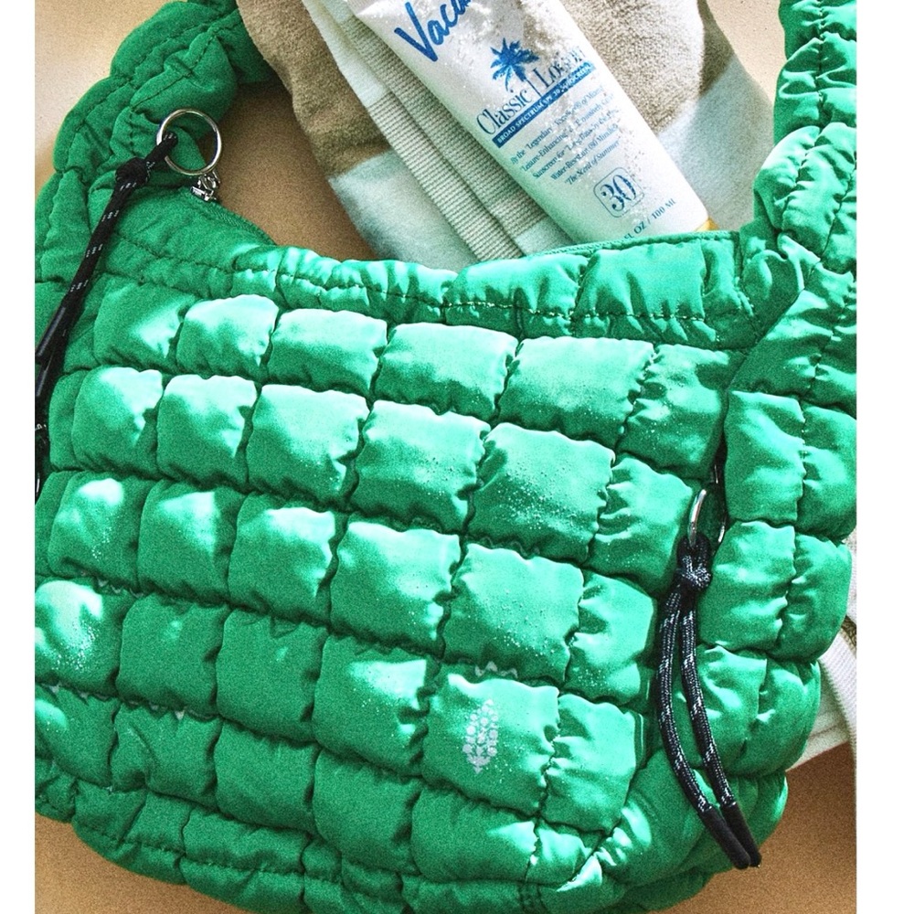 NWT Free People Movement Quilted Baby Carryall Crossbody Bag in Kelly Green - Picture 6 of 12